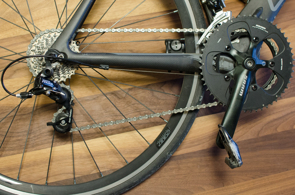 Figure 2. Side view of 20 speed drivetrain's crankset, cassette, and chain